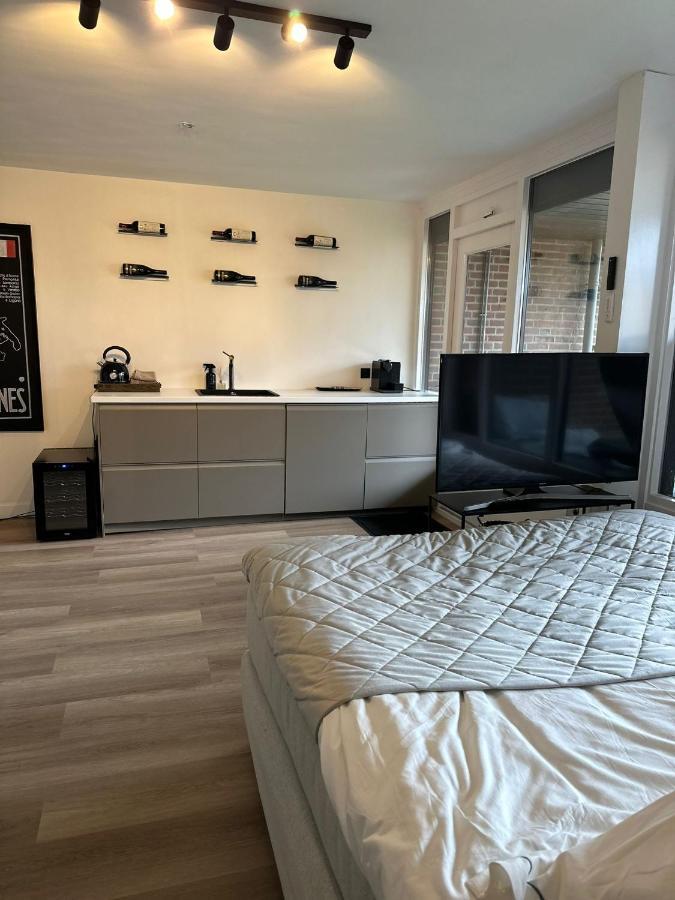Ferienwohnung Studio Aan De Maas Zwijndrecht Exterior foto